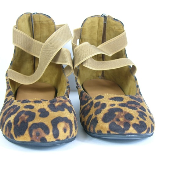 LAST ONE! Leo Leopard Ballet Flat w/ Ankle Strap - Picture 2 of 7